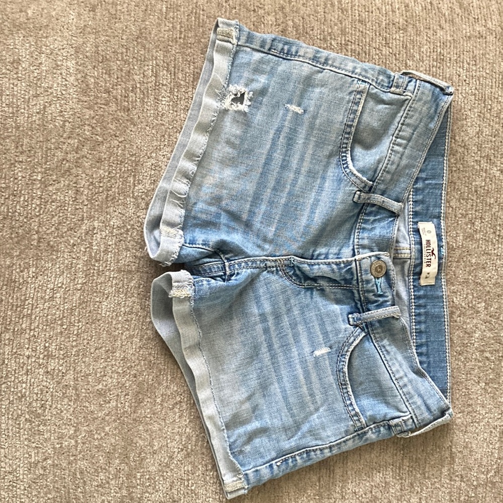Low rise Hollister booty shorts